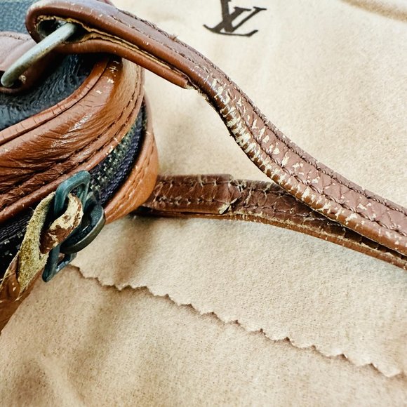 AUTHENTIC LOUIS VUITTON MONOGRAM CLUTCH WRISTLET VINTAGE - Picture 10 of 11